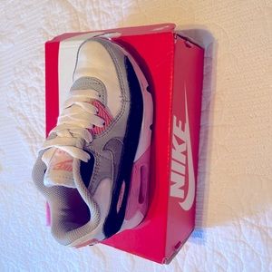 Little girls, Nike, tennis shoes